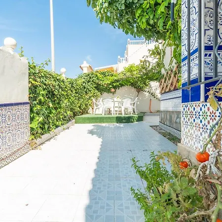 Family House And Garden Torrevieja