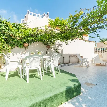 Family House And Garden * Torrevieja