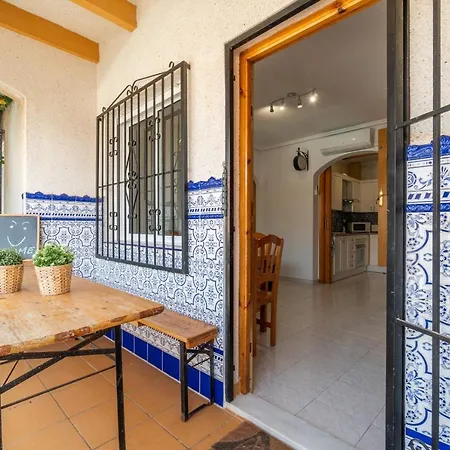 Family House And Garden Vakantiehuis Torrevieja